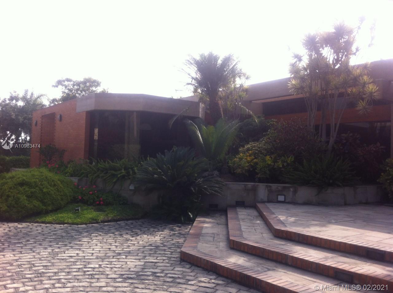 Casa en Casuarinas, Lima Peru-South America