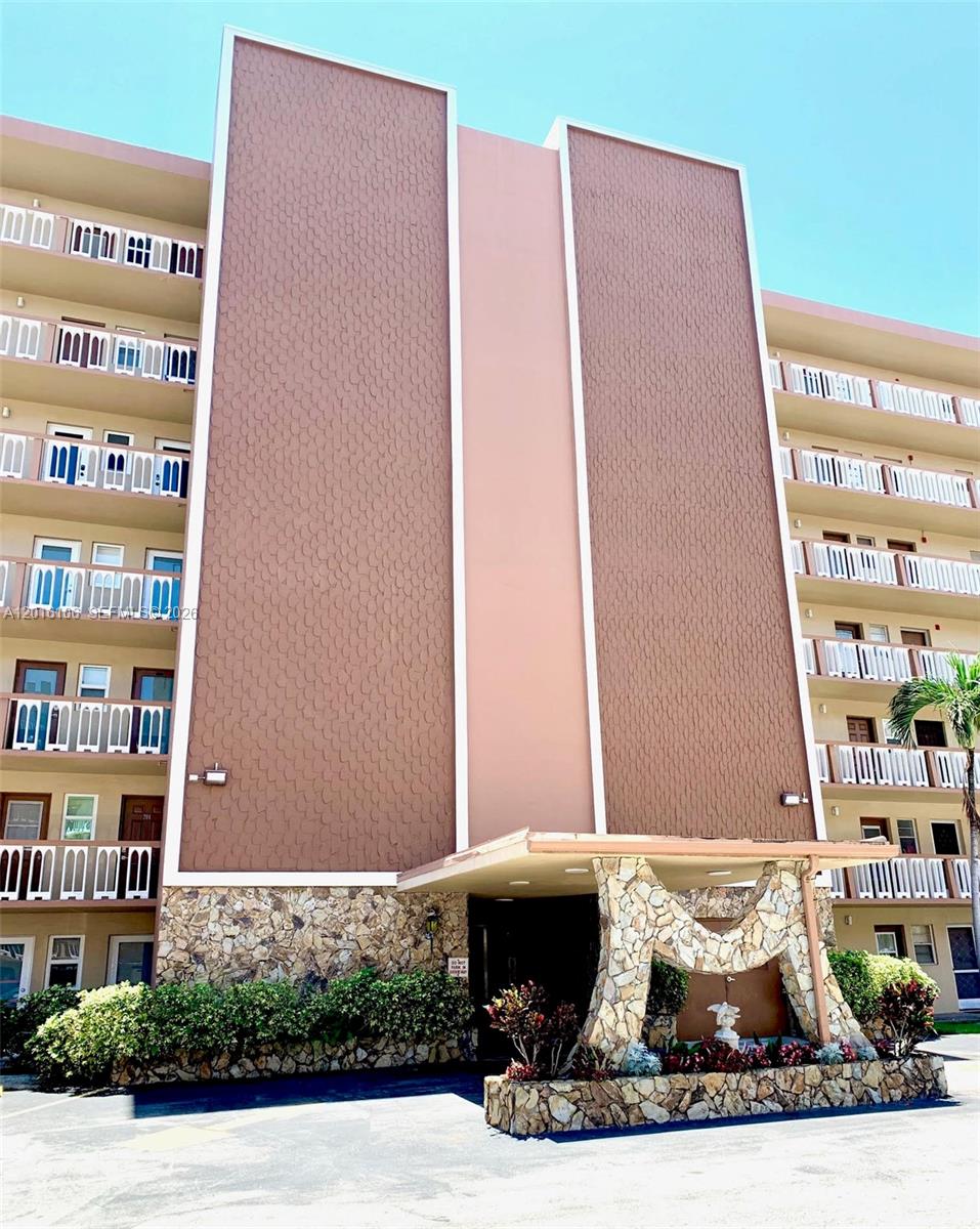 MEADOWBROOK CONDO APTS BL - Residential