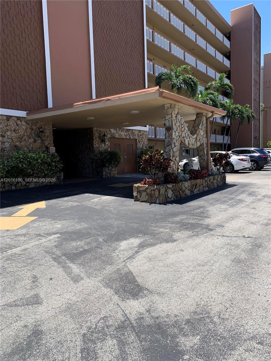MEADOWBROOK CONDO APTS BL - Residential
