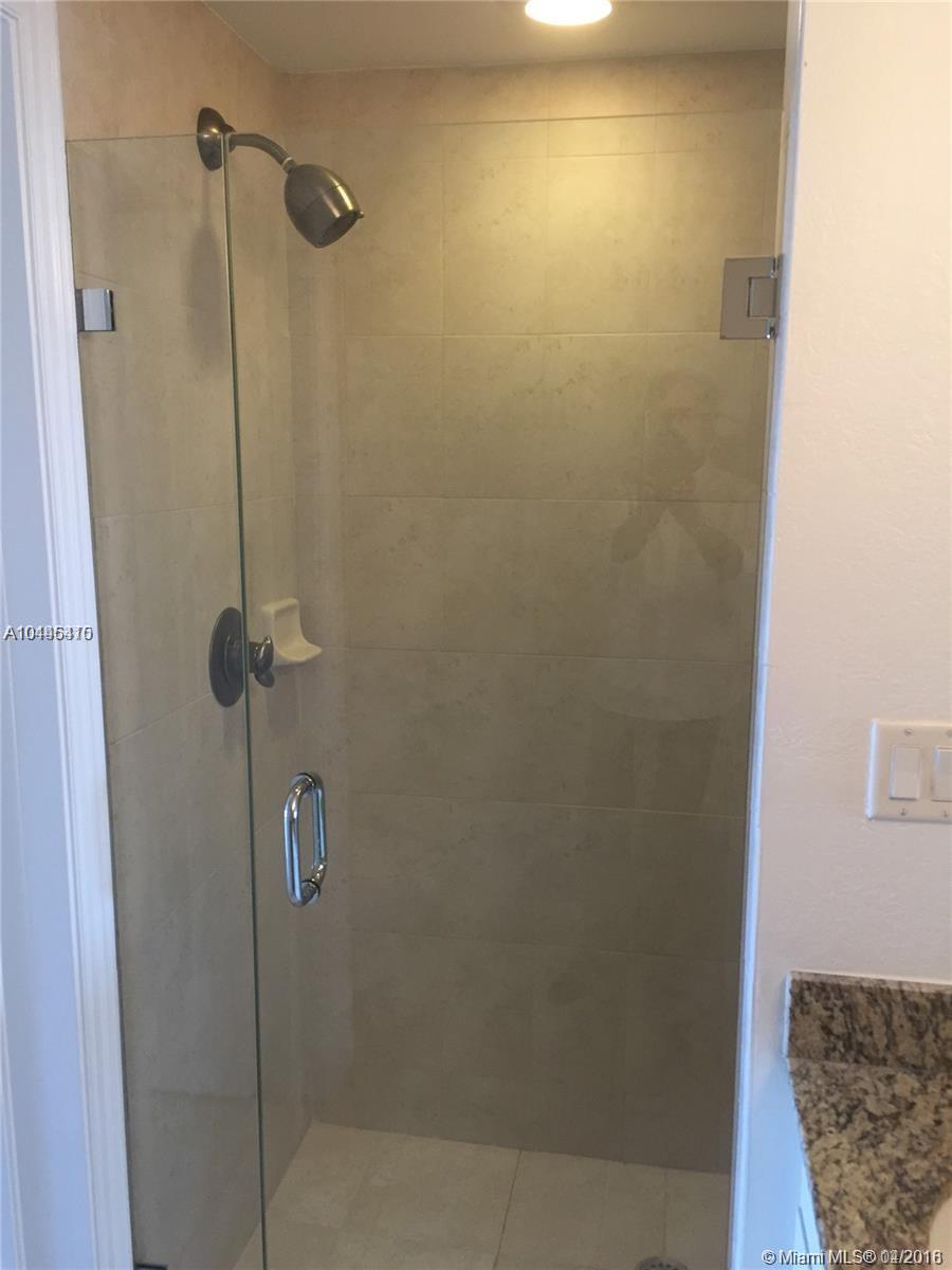 RADIUS CONDO - Residential Lease