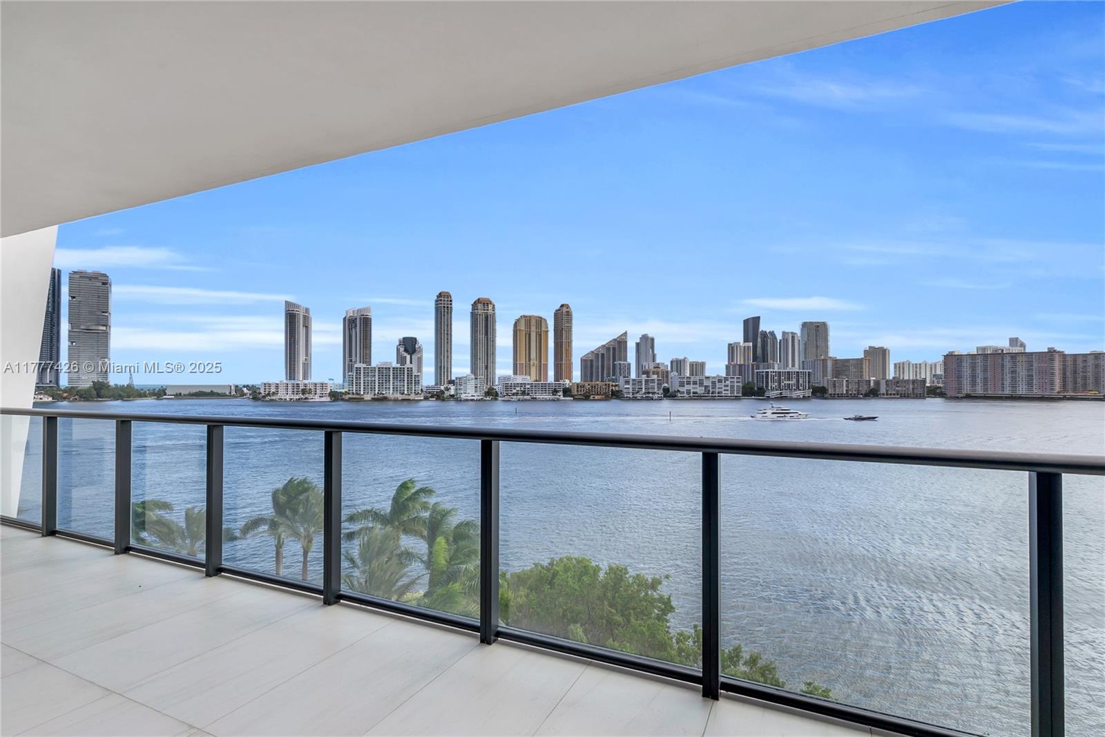 PRIVE CONDO - Residential