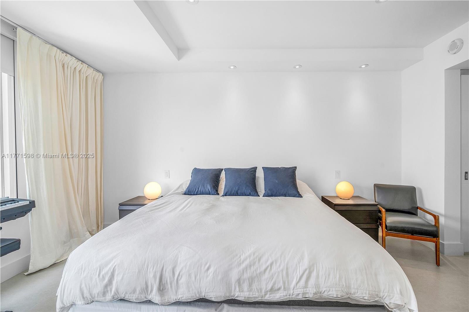 KEY COLONY NO 1 - Residential Lease