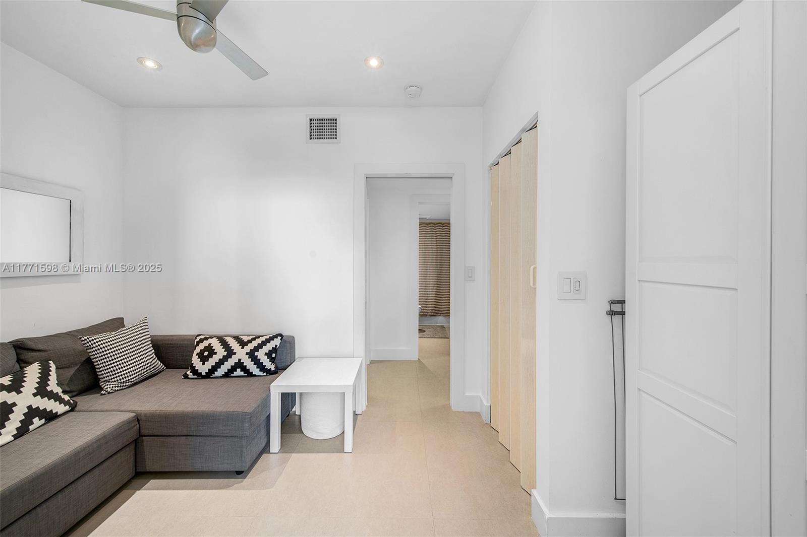 KEY COLONY NO 1 - Residential Lease