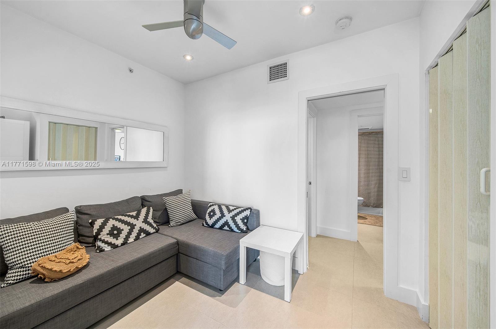 KEY COLONY NO 1 - Residential Lease