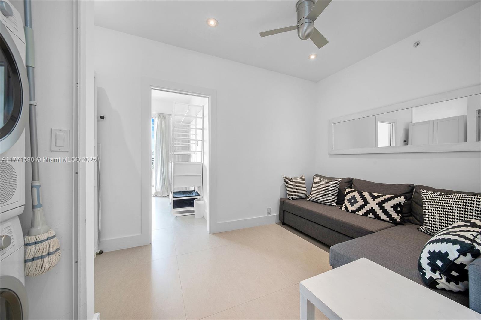 KEY COLONY NO 1 - Residential Lease