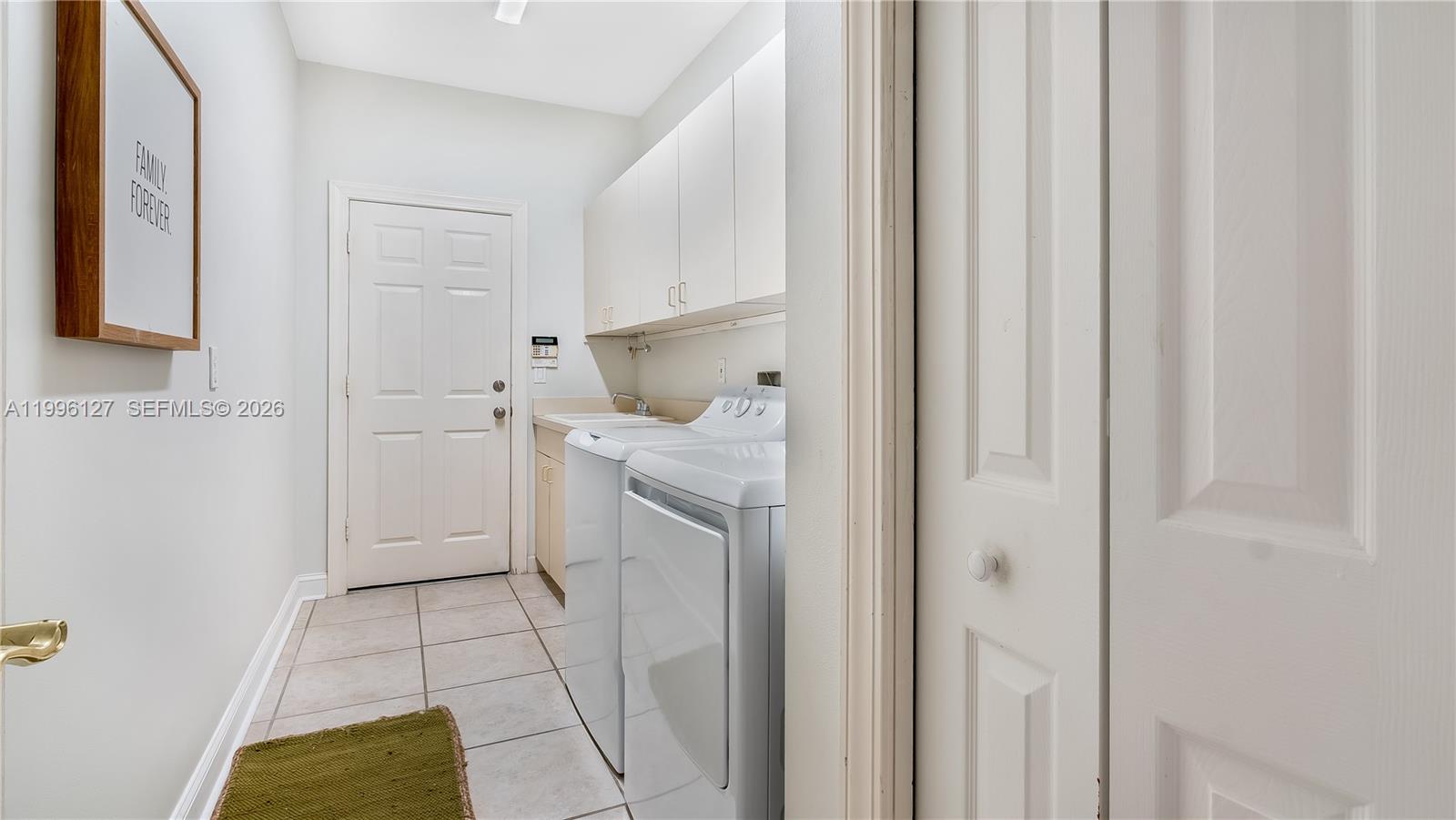 STONEWAL ESTATES - Residential Lease