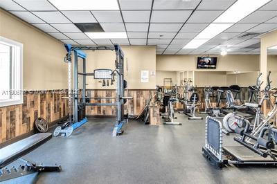 RAVENSWOOD ESTATES & MARI - Residential