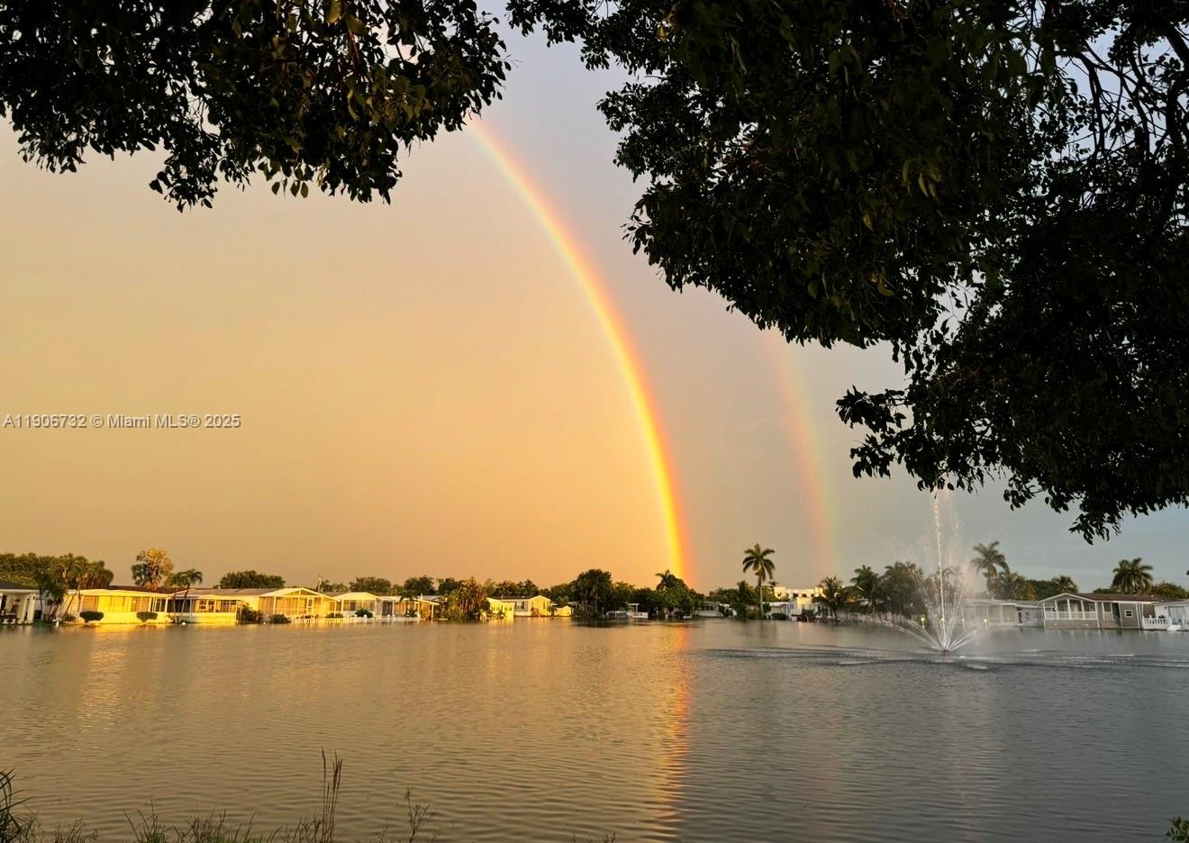 RAVENSWOOD ESTATES & MARI - Residential