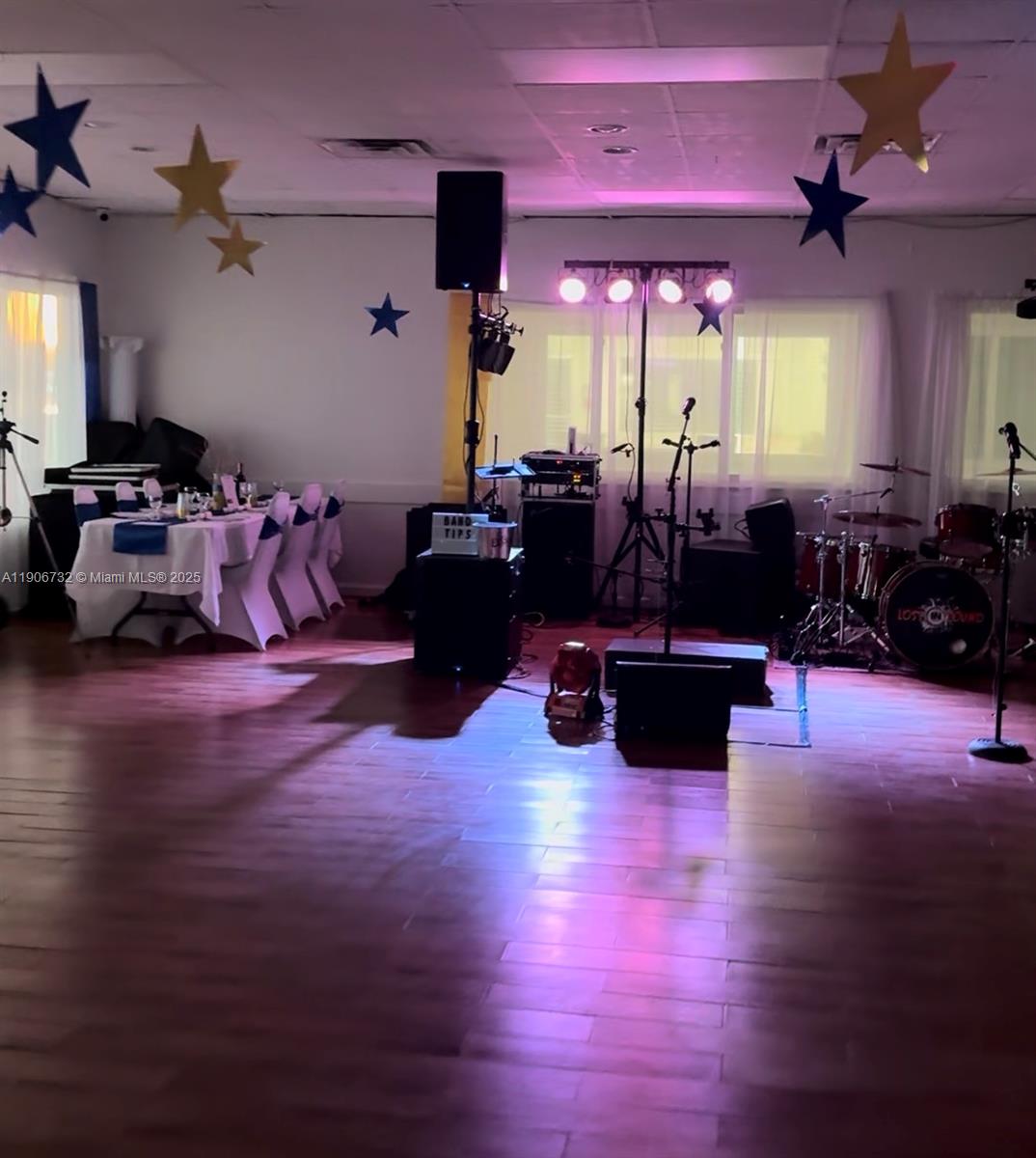 RAVENSWOOD ESTATES & MARI - Residential