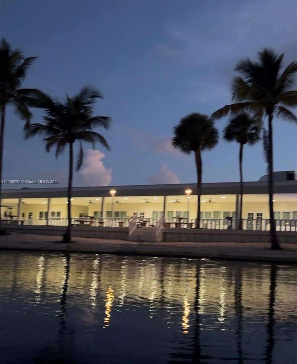 RAVENSWOOD ESTATES & MARI - Residential