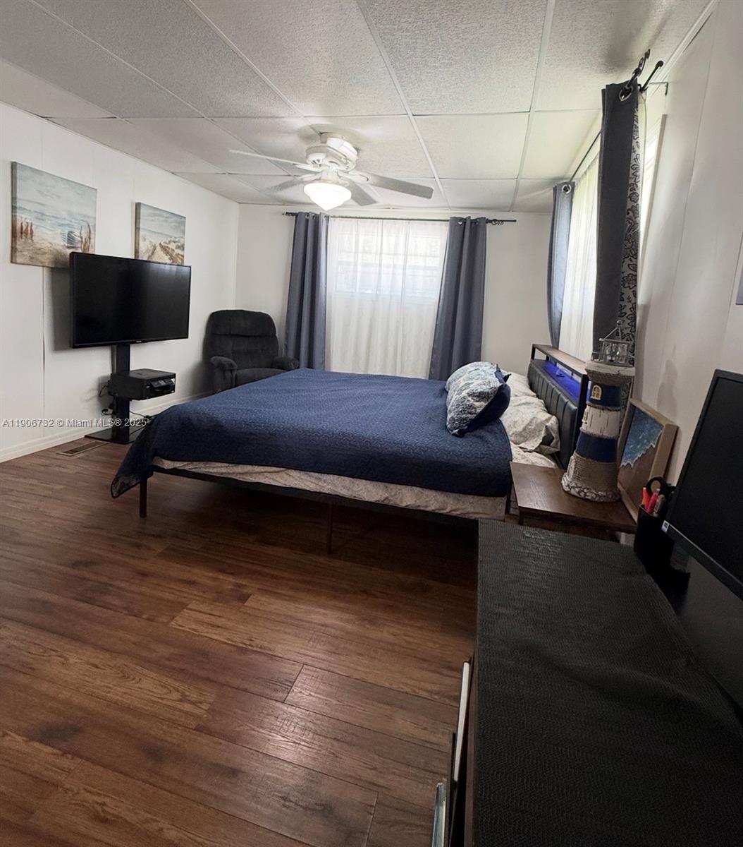 RAVENSWOOD ESTATES & MARI - Residential