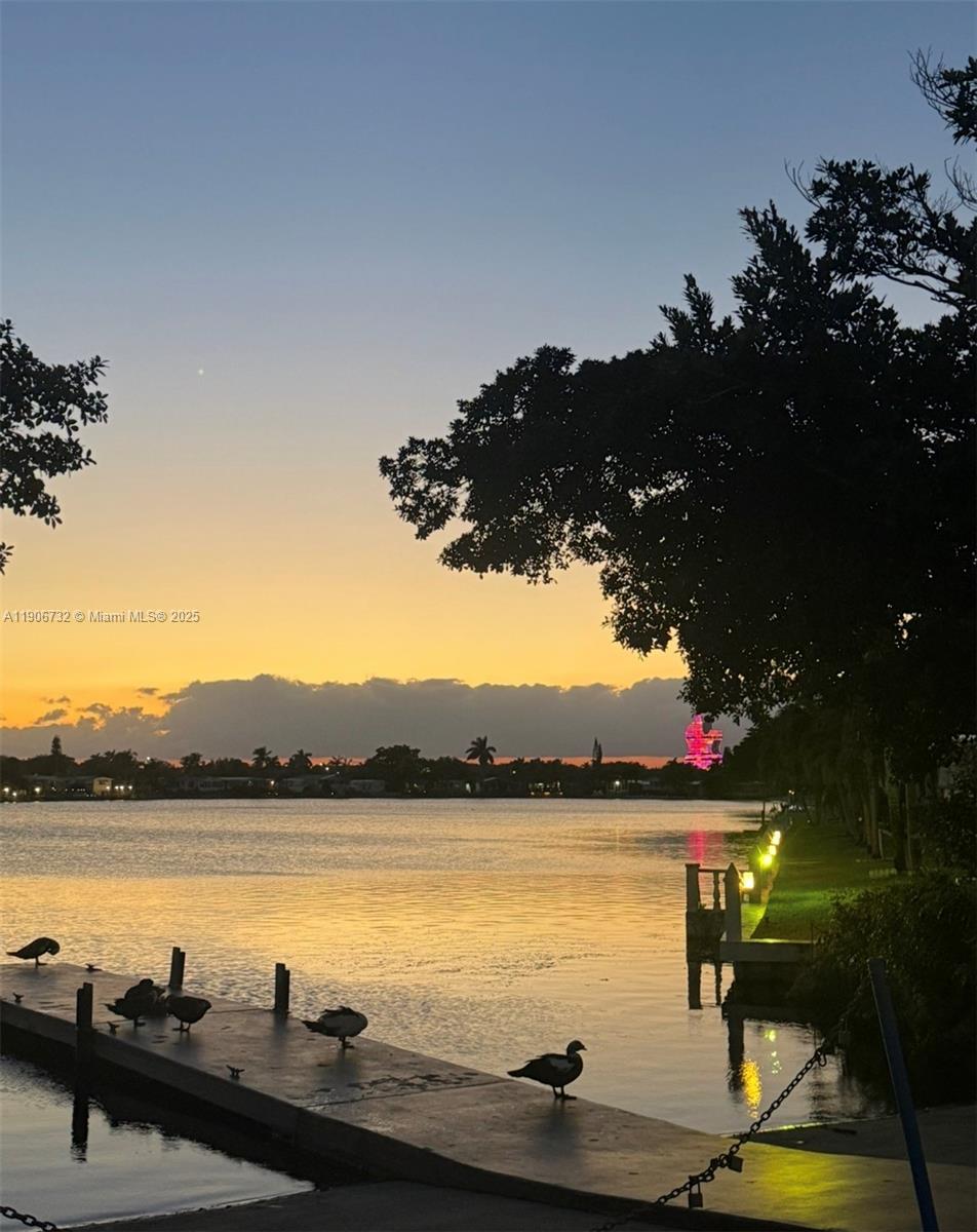 RAVENSWOOD ESTATES & MARI - Residential