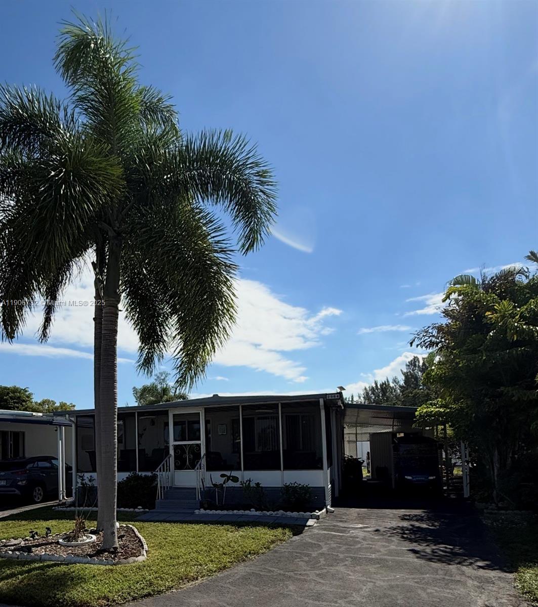 RAVENSWOOD ESTATES & MARI - Residential