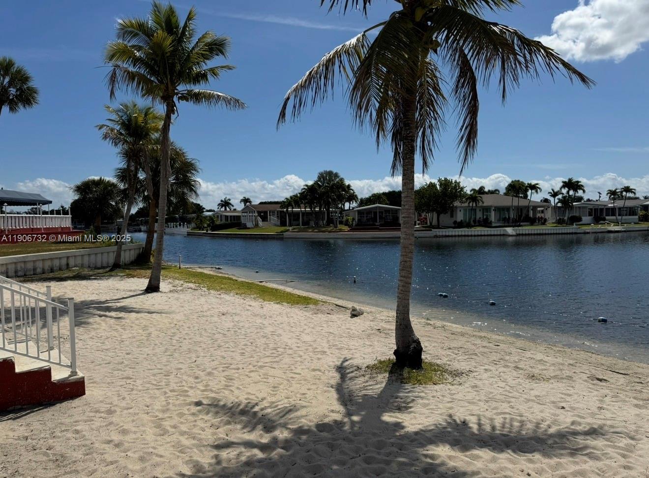 RAVENSWOOD ESTATES & MARI - Residential