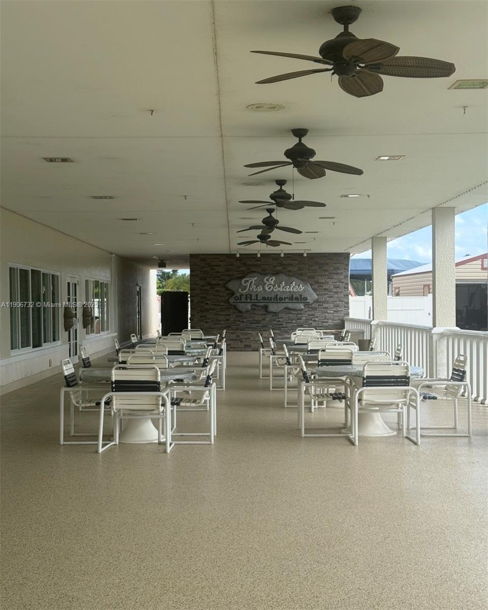 RAVENSWOOD ESTATES & MARI - Residential