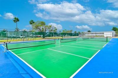 RAVENSWOOD ESTATES & MARI - Residential