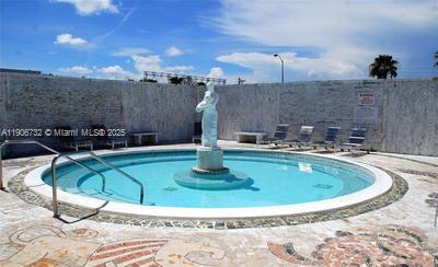 RAVENSWOOD ESTATES & MARI - Residential