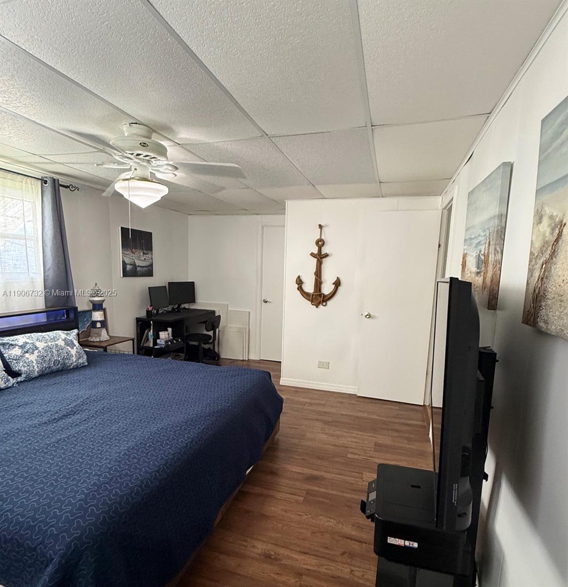 RAVENSWOOD ESTATES & MARI - Residential