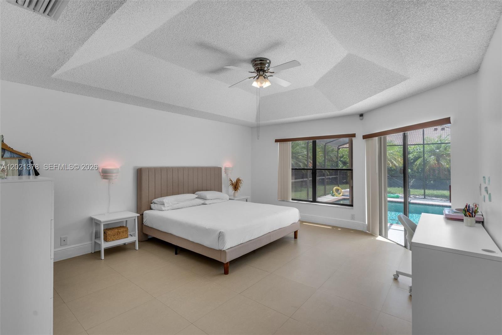 COUNTRY ISLES - Residential