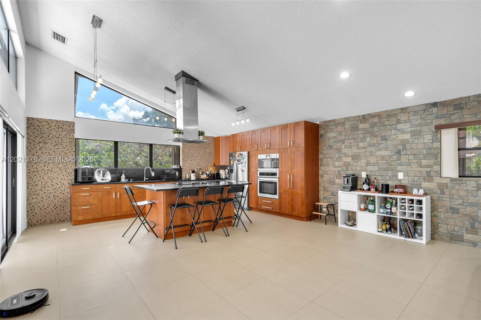 COUNTRY ISLES - Residential