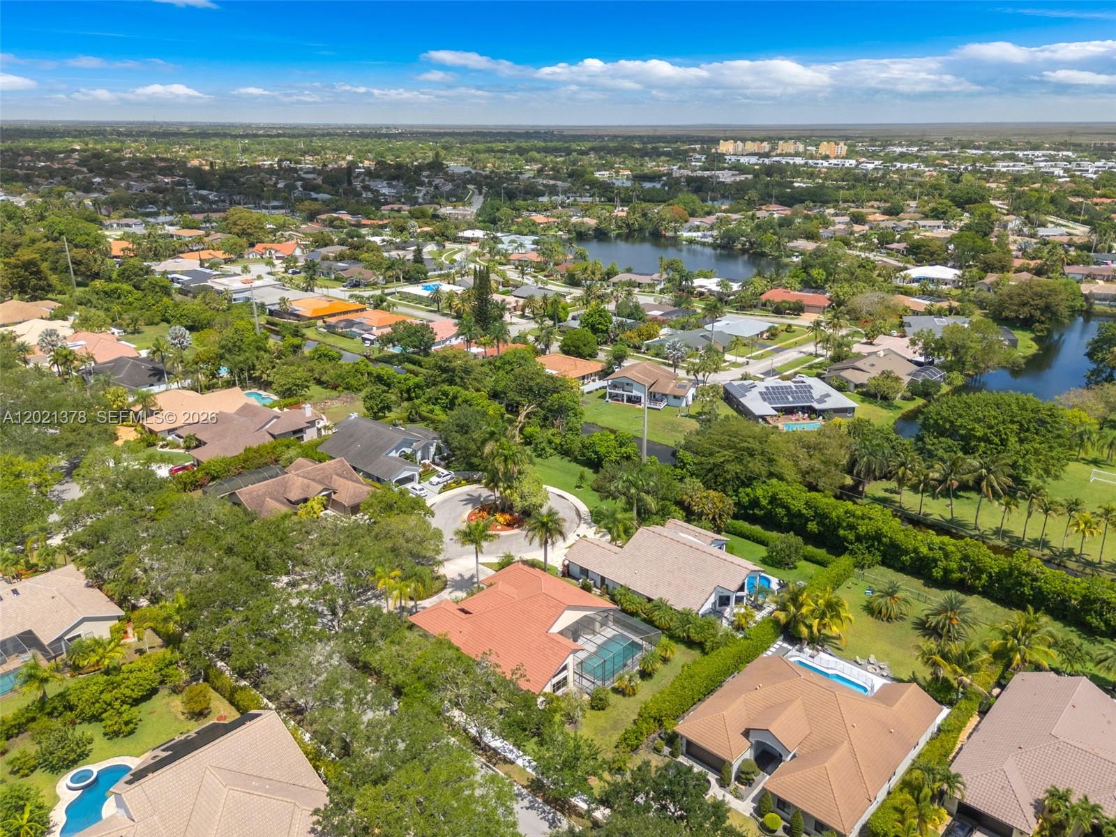 COUNTRY ISLES - Residential
