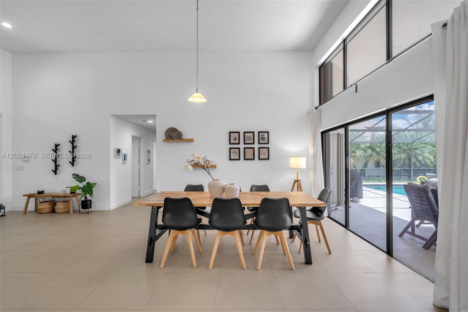 COUNTRY ISLES - Residential