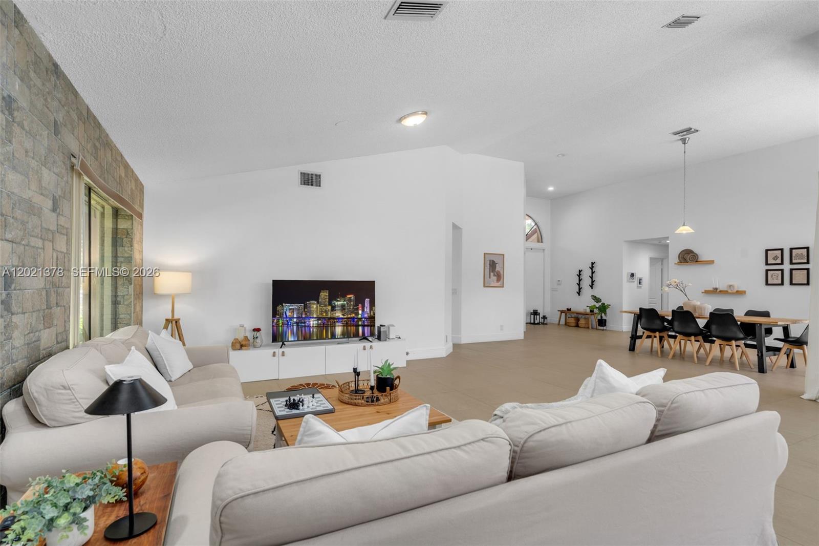 COUNTRY ISLES - Residential