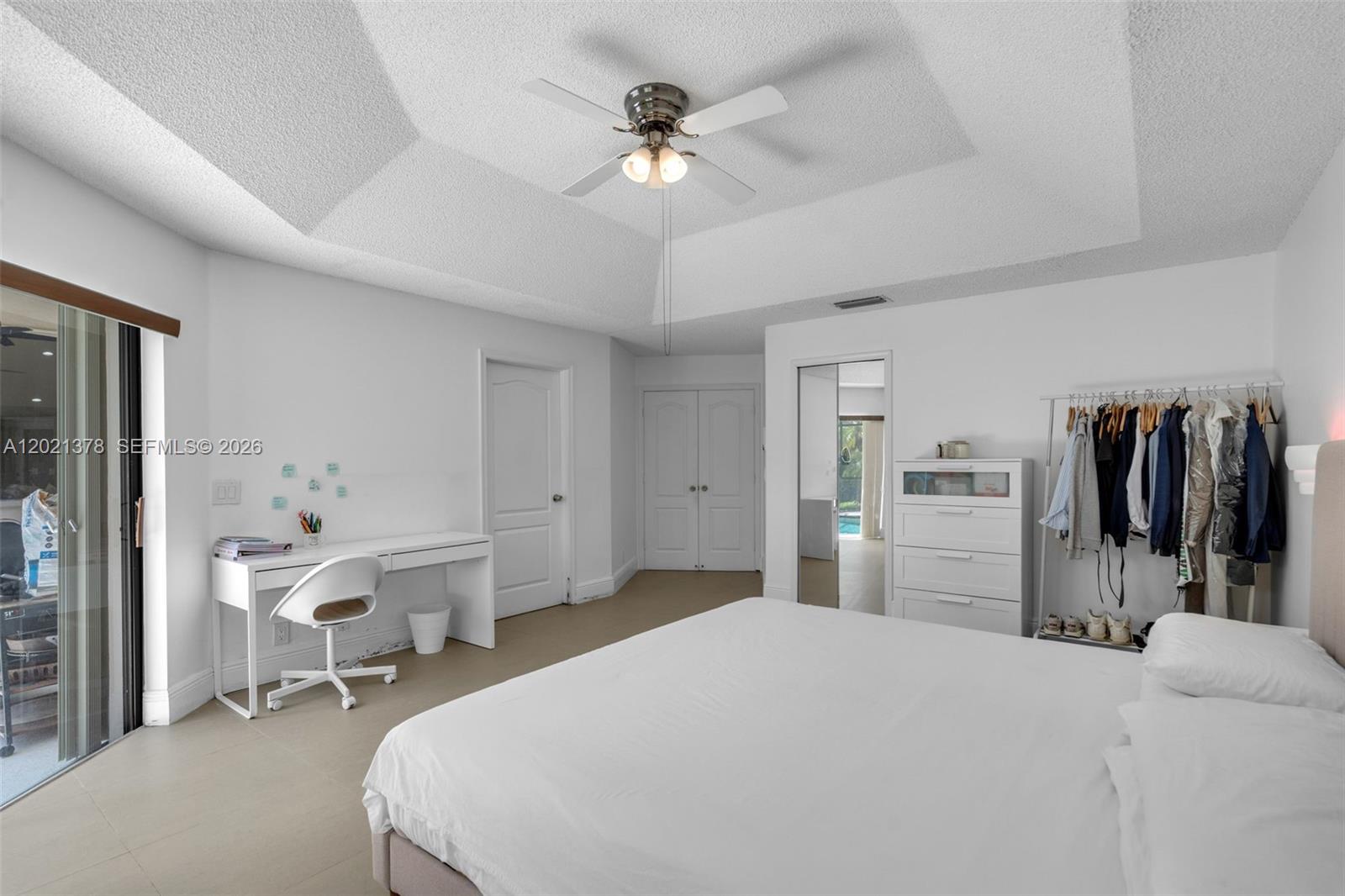 COUNTRY ISLES - Residential