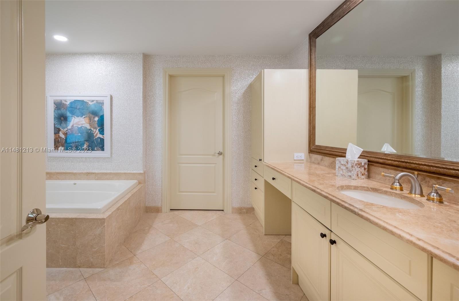 VILLAS OF POSITANO CONDO - Residential