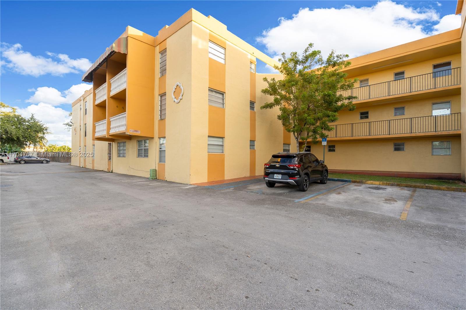 BELLA VENEZIA CONDO - Residential