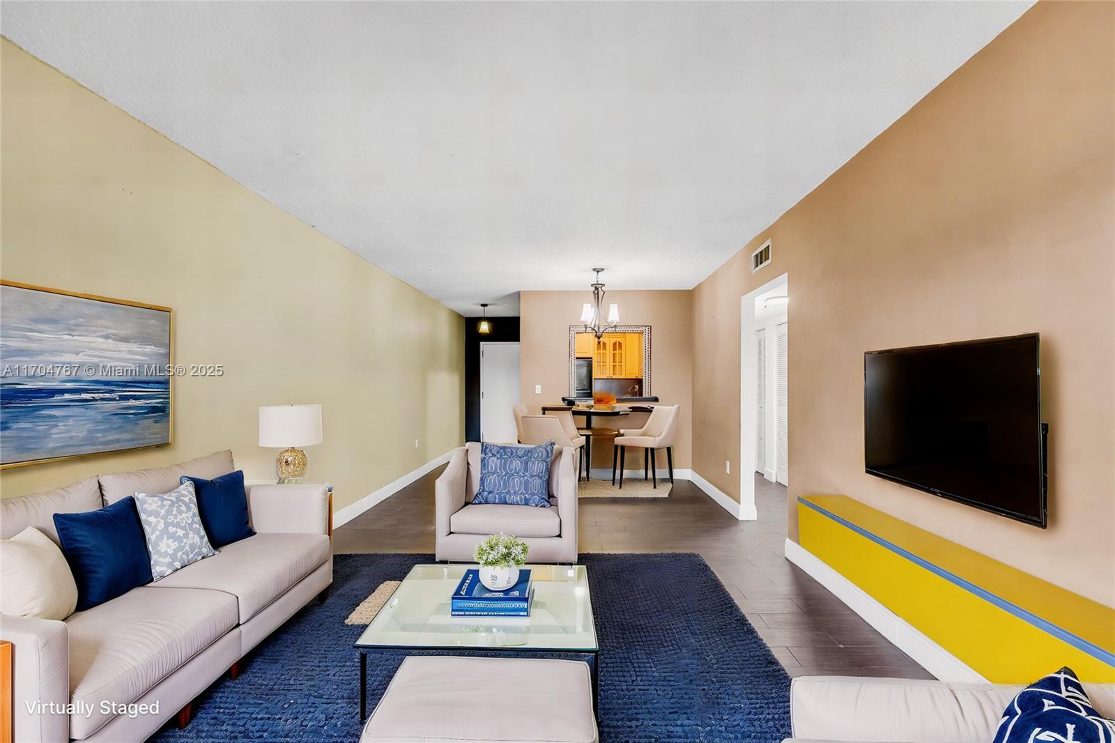525 W 69th St 210, Hialeah, Miami-Dade County, Florida - 2 Bedrooms  
2 Bathrooms - 