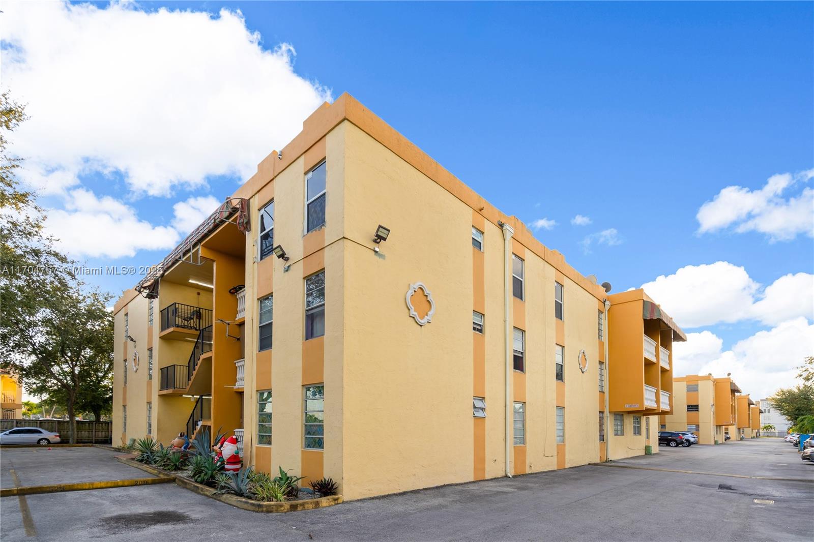 BELLA VENEZIA CONDO - Residential
