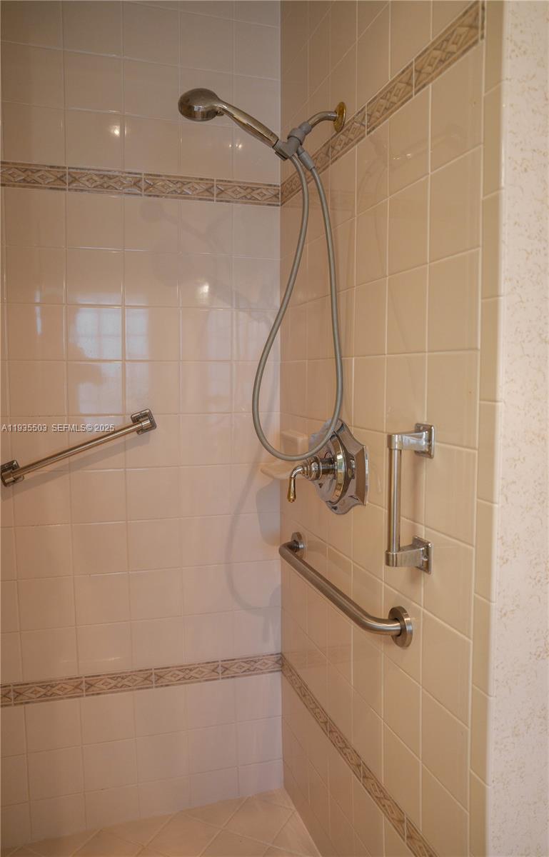 TUSCANY PAR A/B - Residential