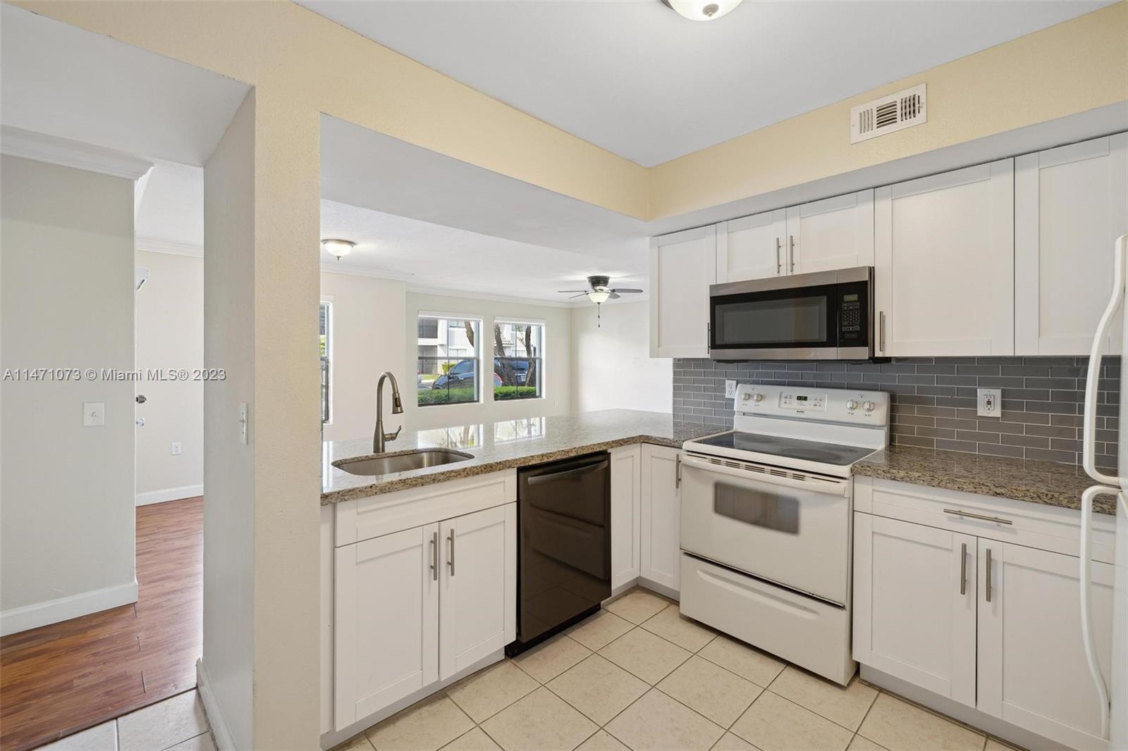 CORAL CLUB GARDEN VILLAS - Residential