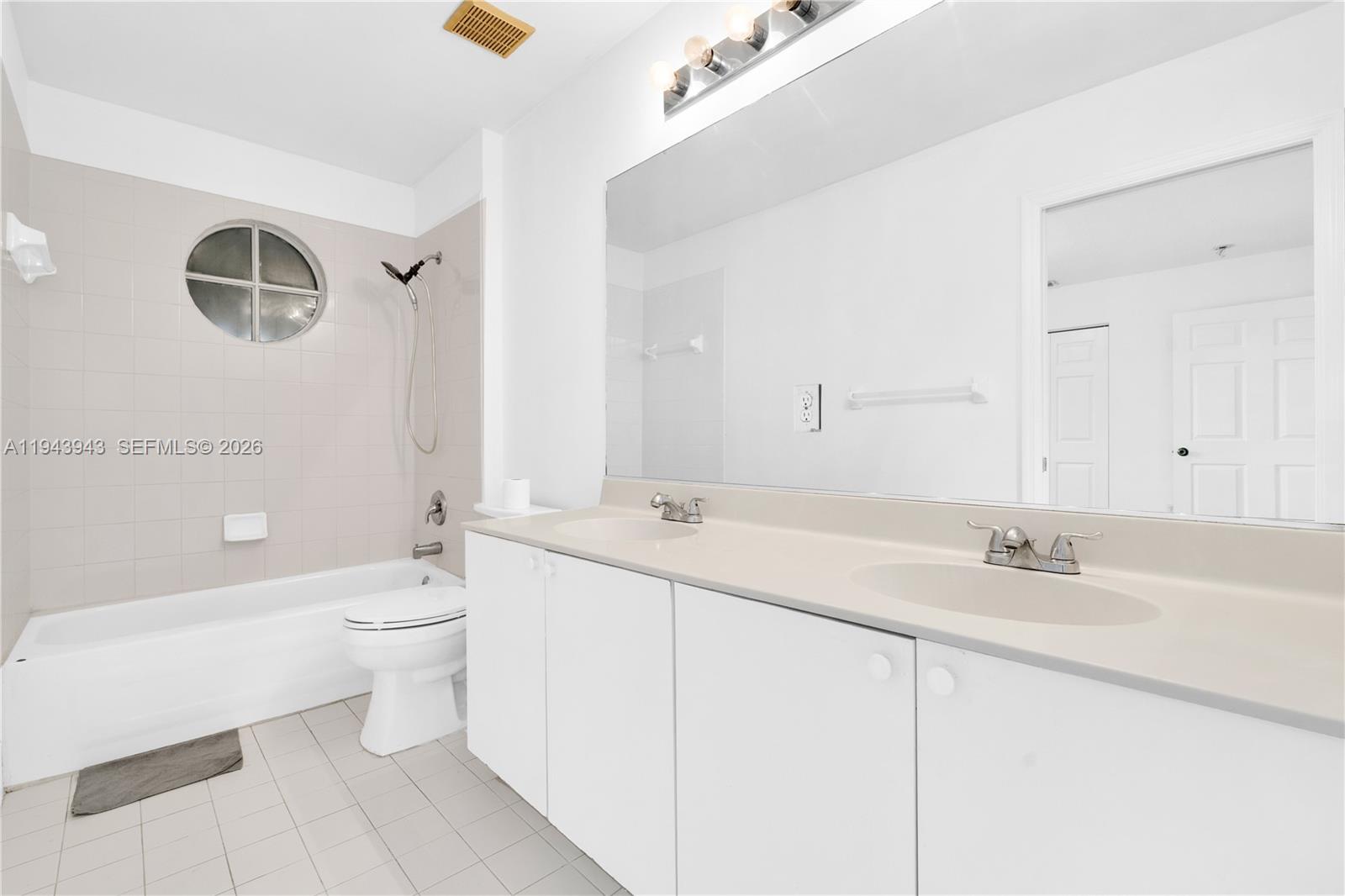 SILVER SHORES (PARCELS H - Residential