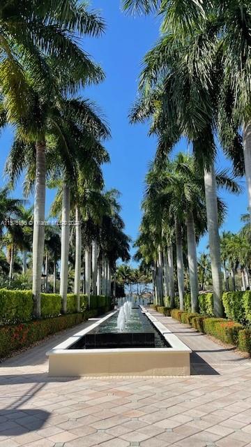 SAWGRASS LAKES - Residential Lease