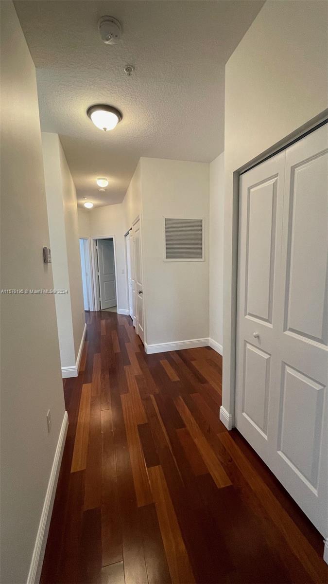 SAWGRASS LAKES - Residential Lease