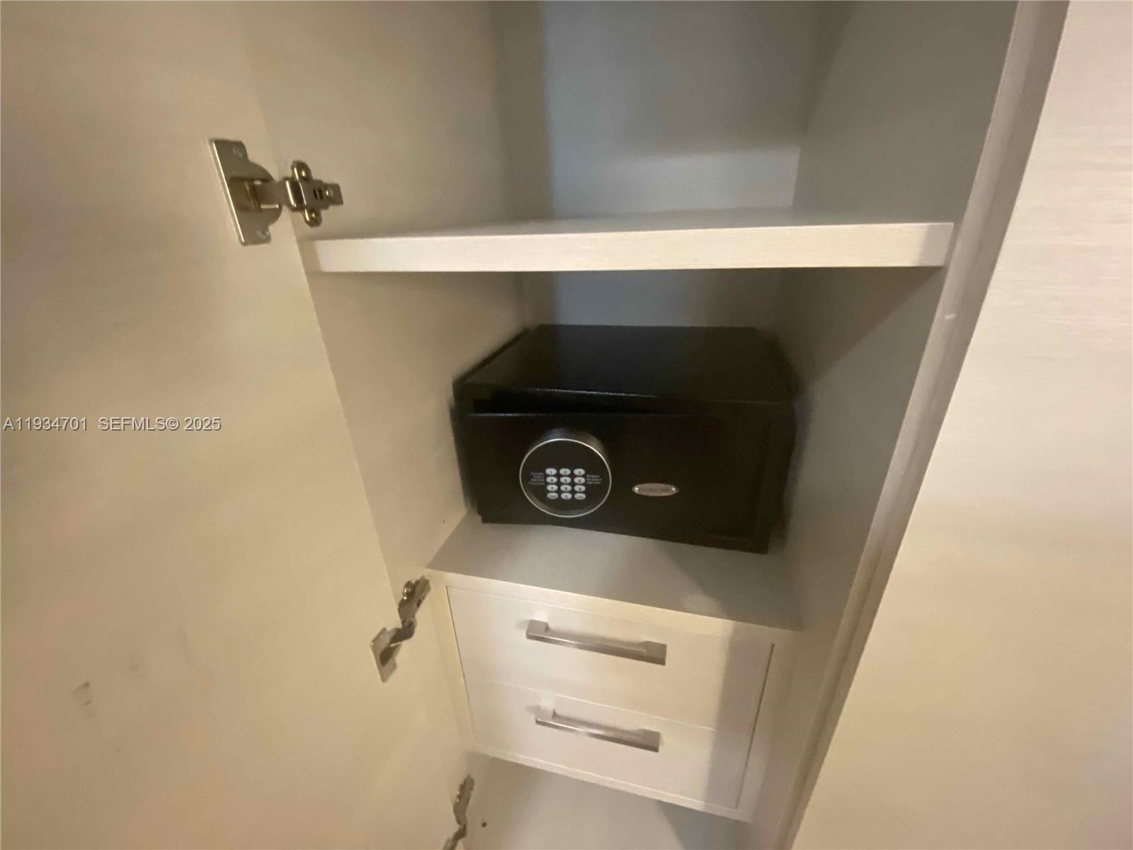 COSTA HOLLYWOOD CONDO - Residential