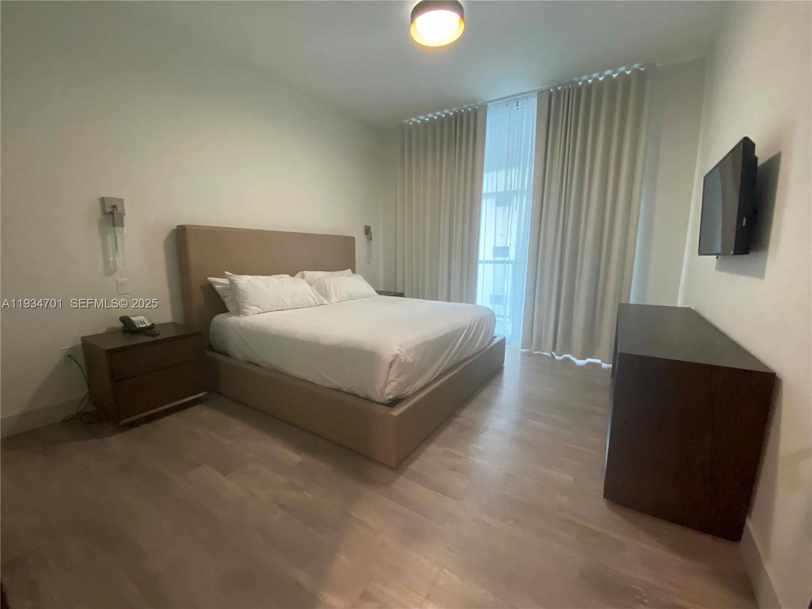 COSTA HOLLYWOOD CONDO - Residential