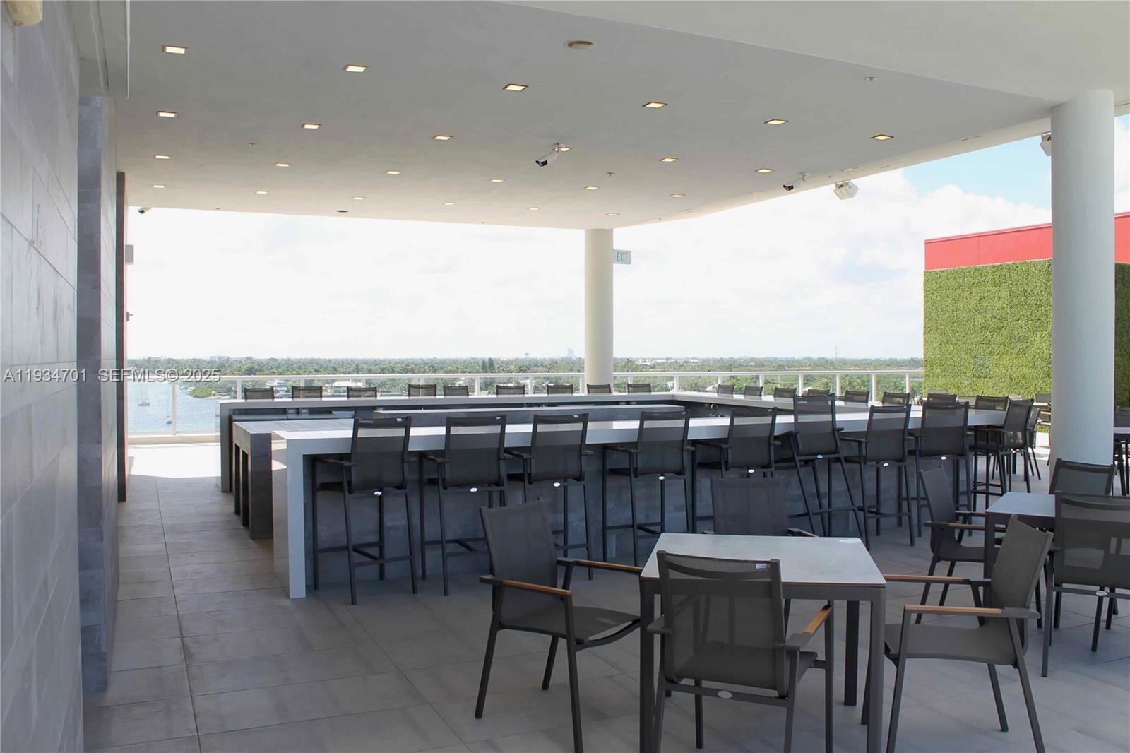 COSTA HOLLYWOOD CONDO - Residential