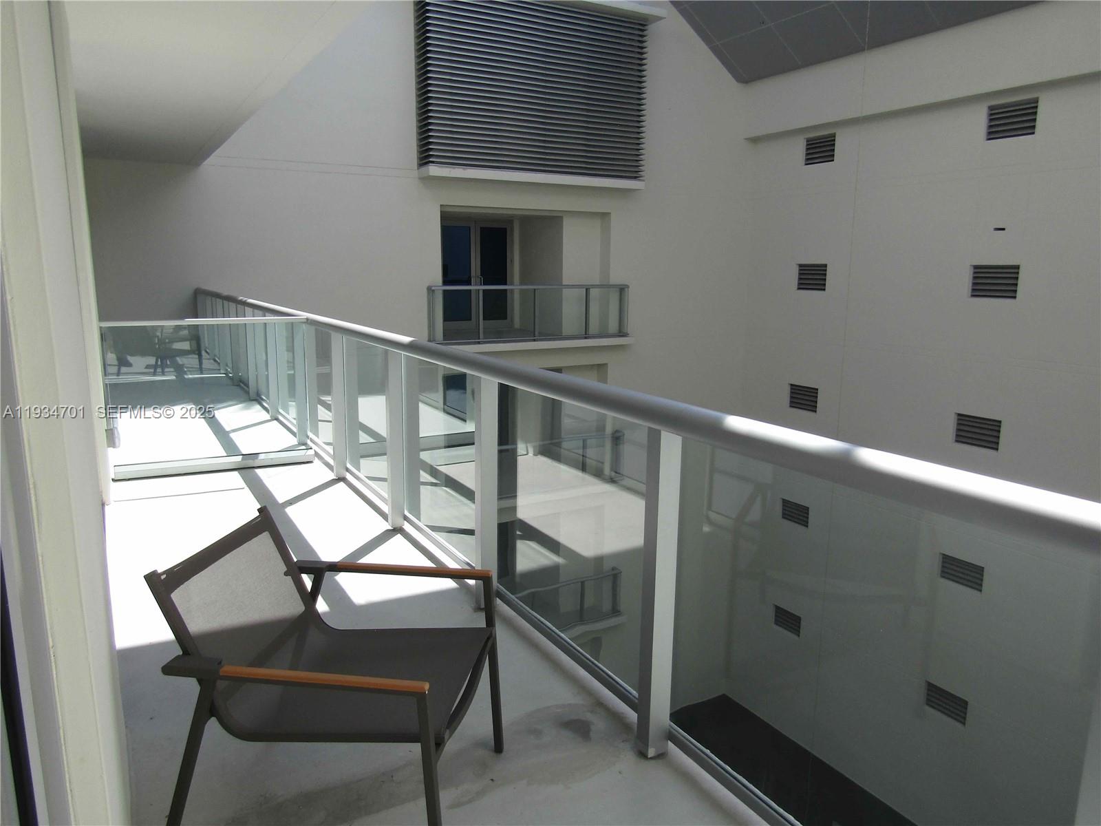 COSTA HOLLYWOOD CONDO - Residential