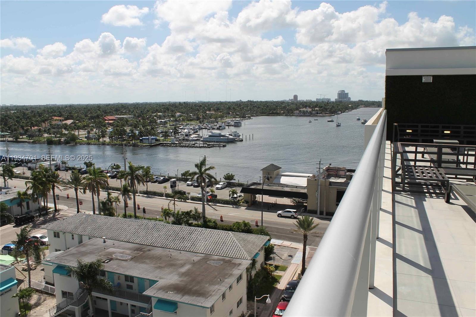 COSTA HOLLYWOOD CONDO - Residential