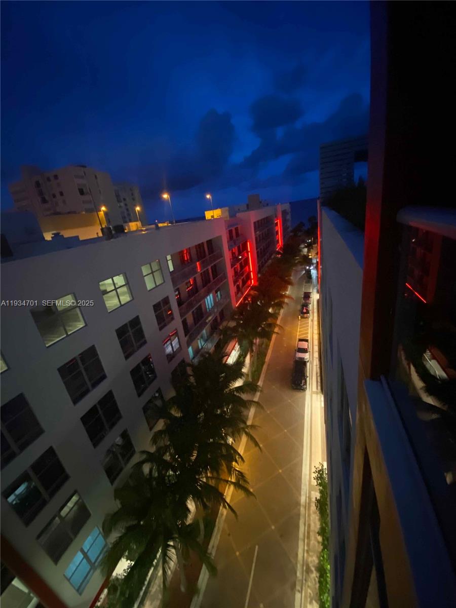 COSTA HOLLYWOOD CONDO - Residential