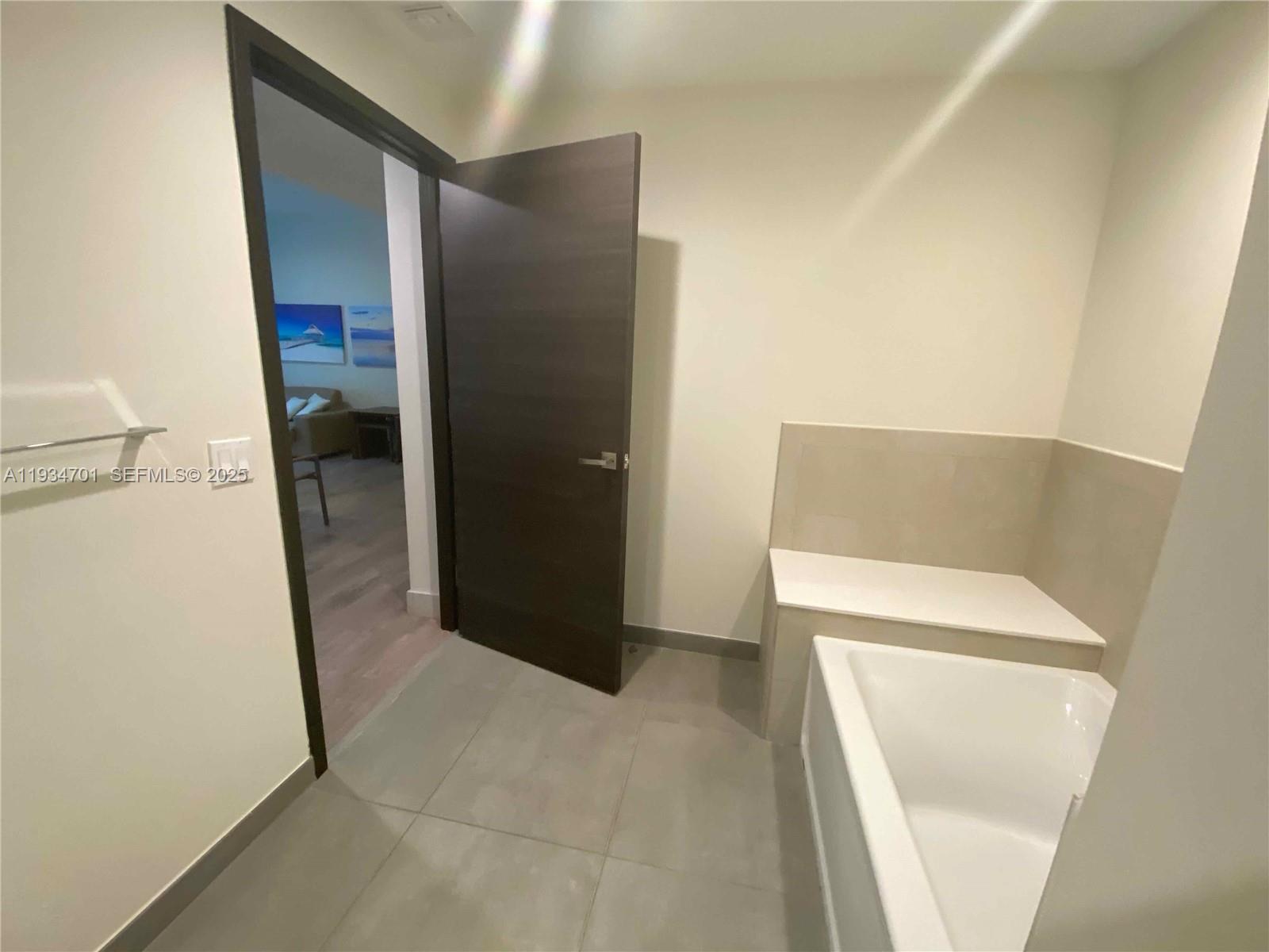 COSTA HOLLYWOOD CONDO - Residential