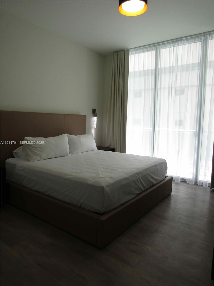 COSTA HOLLYWOOD CONDO - Residential