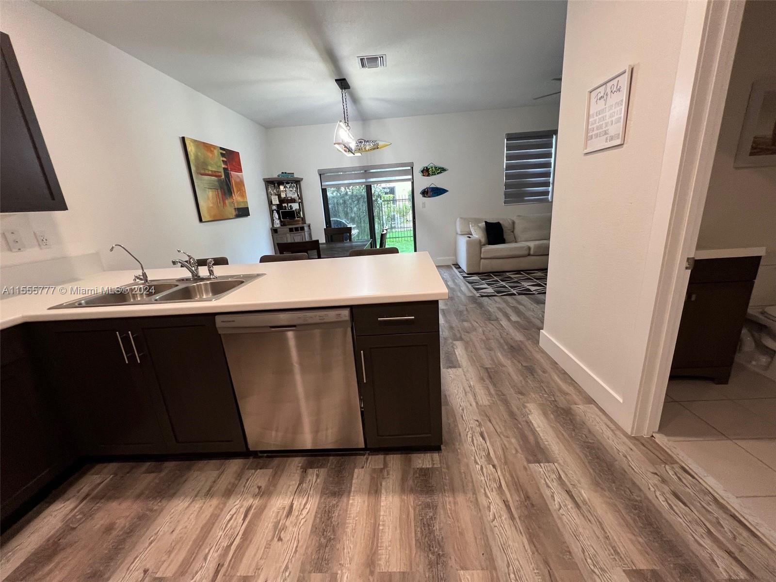 TROTTERS CHASE - Residential