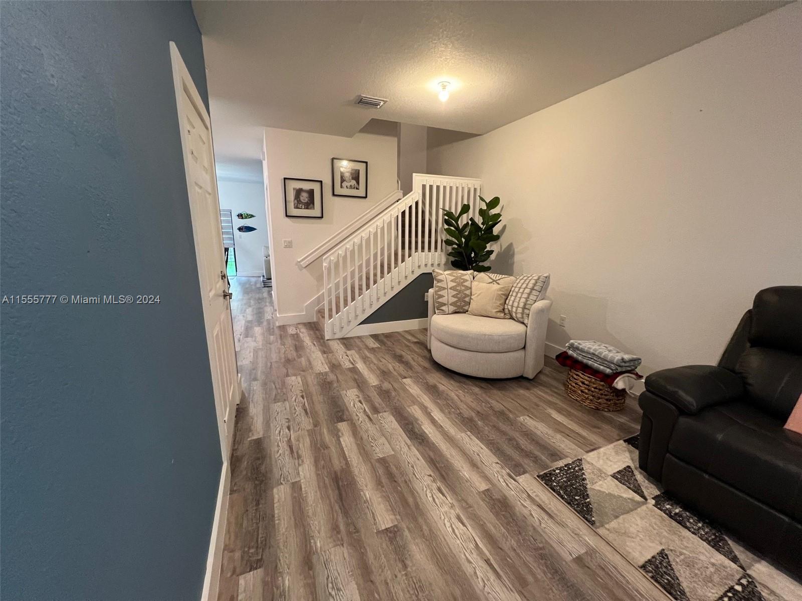 TROTTERS CHASE - Residential