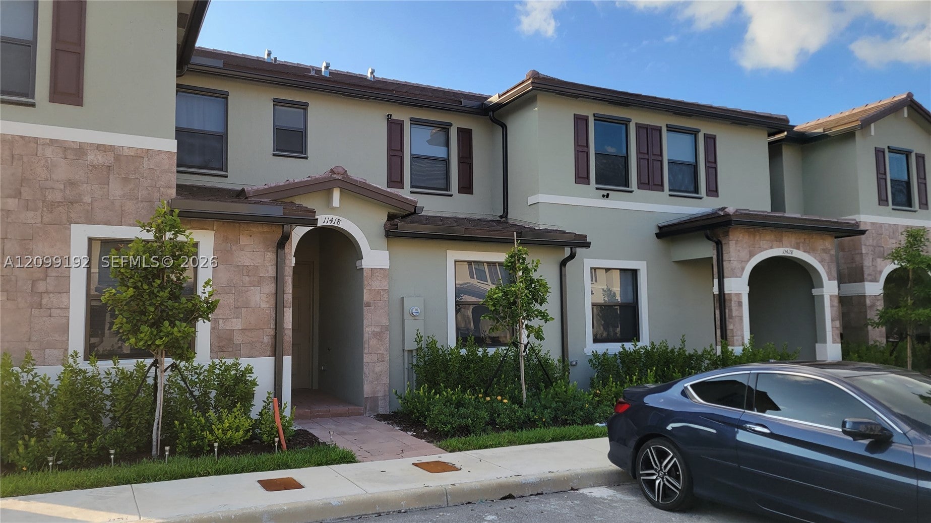 11418 W 34th Ct .