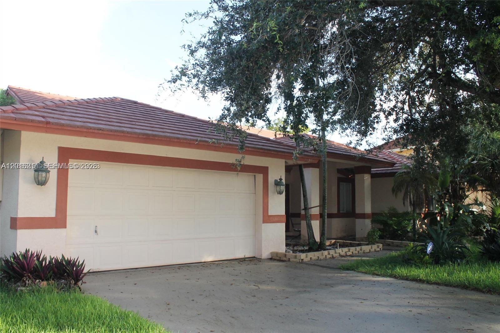 LANDINGS - Residential Lease