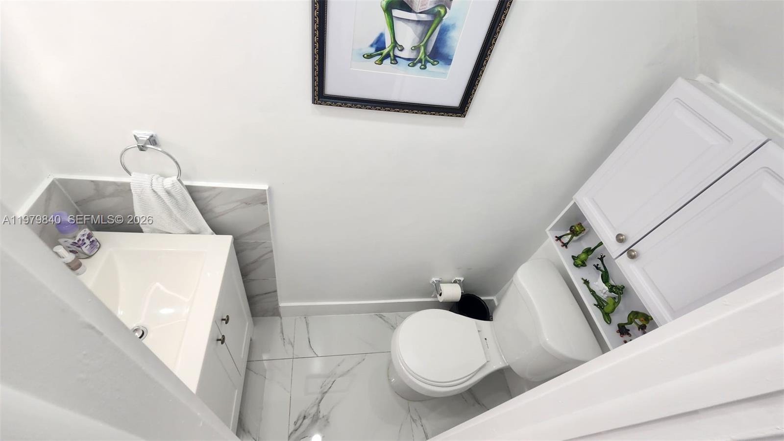 VILLAS UNIVERSITY SQUARE - Residential Lease